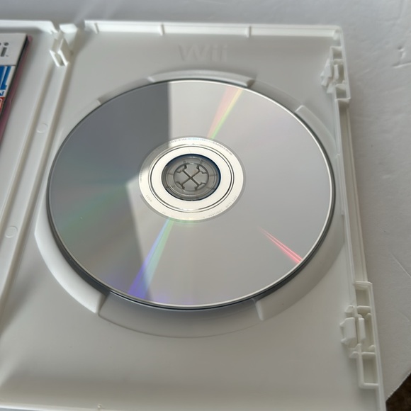 WarioWare Smooth Moves Game Complete Nintendo Wii in Case with Instructions 2007 - Picture 6 of 6